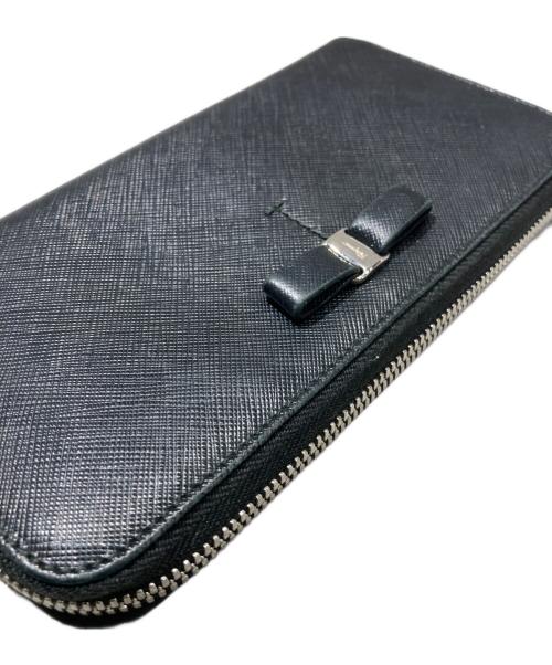 Salvatore Ferragamo（サルヴァトーレ フェラガモ）Salvatore Ferragamo (サルヴァトーレ フェラガモ) ヴァラリボンジップウォレット ブラックの古着・服飾アイテム