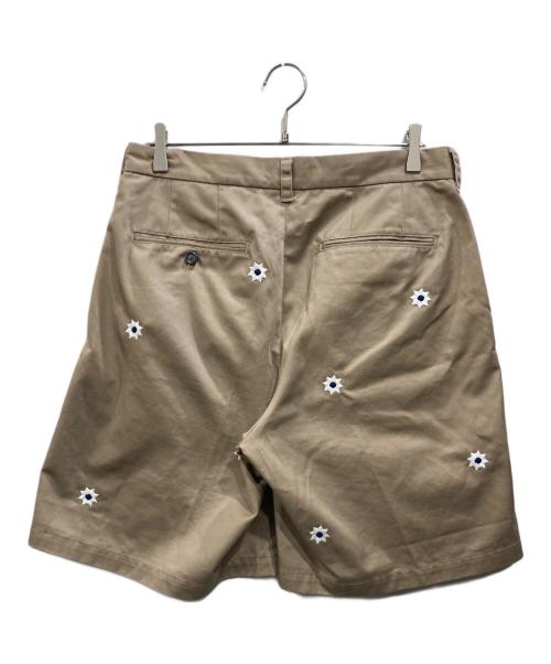 Firsthand（ファーストハンド）Firsthand (ファーストハンド) NICK GEAR (ニックギア) SP Flower CHINO SHORTS ベージュ サイズ:Lの古着・服飾アイテム