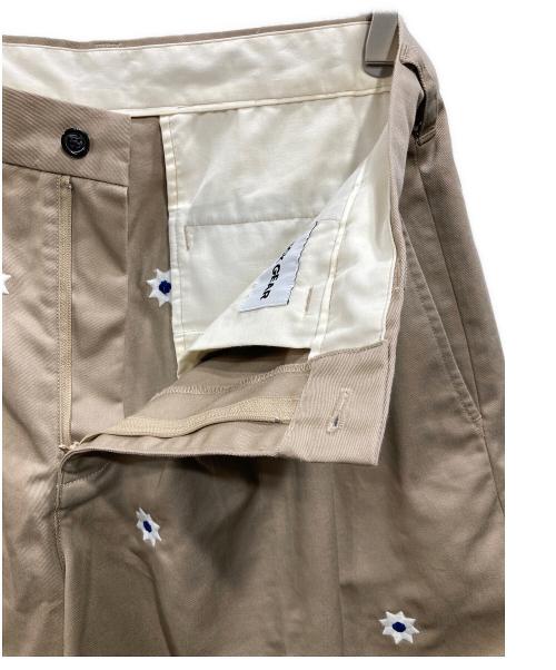 Firsthand（ファーストハンド）Firsthand (ファーストハンド) NICK GEAR (ニックギア) SP Flower CHINO SHORTS ベージュ サイズ:Lの古着・服飾アイテム