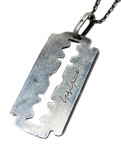 GOTHIC YOHJI YAMAMOTO（ゴシックヨウジヤマモト）GOTHIC YOHJI YAMAMOTO (ゴシックヨウジヤマモト) RAZOR PENDANTの古着・服飾アイテム