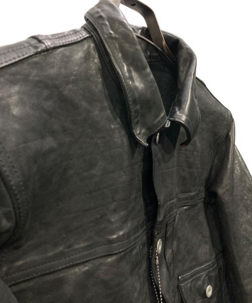 ISAMU KATAYAMA BACKLASH（イサムカタヤマ・バックラッシュ）ISAMU KATAYAMA BACKLASH (イサムカタヤマ・バックラッシュ) ITALY SHOULDER GARMENT DYED 2ND JACKET ブラック サイズ:Mの古着・服飾アイテム