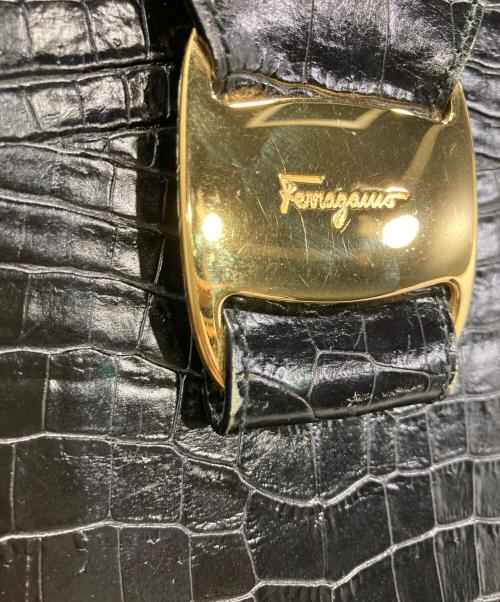 Salvatore Ferragamo（サルヴァトーレ フェラガモ）Salvatore Ferragamo (サルヴァトーレ フェラガモ) クロコ型押しハンドバッグ ブラックの古着・服飾アイテム