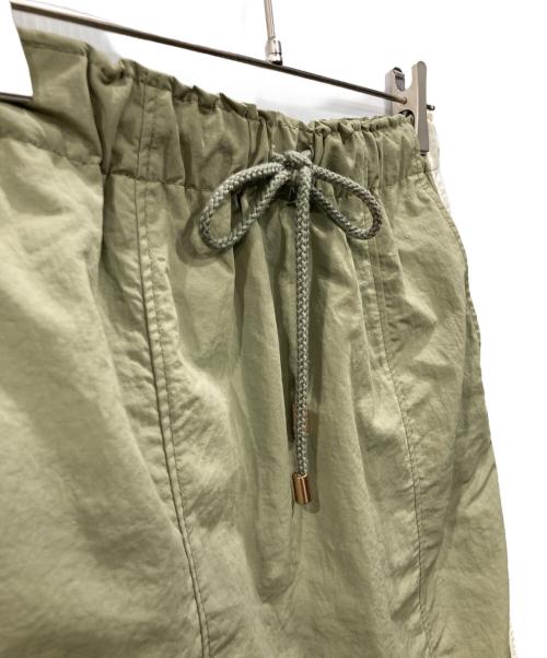 COLLAGE GALLARDAGALANTE（コラージュ ガリャルダガランテ）COLLAGE GALLARDAGALANTE (コラージュ ガリャルダガランテ) サイドラインパラシュートスカート カーキ サイズ:Freeの古着・服飾アイテム