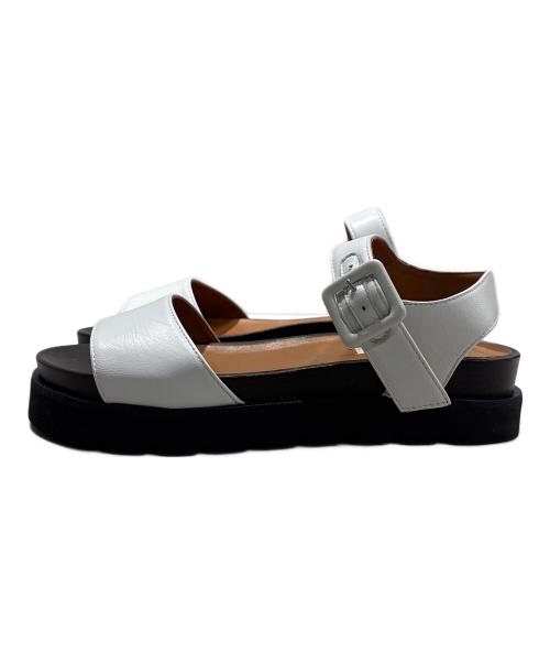 FABIO RUSCONI（ファビオルスコーニ）FABIO RUSCONI (ファビオルスコーニ) ストラップサンダル ホワイト サイズ:36の古着・服飾アイテム