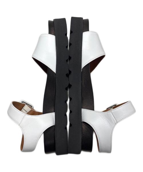FABIO RUSCONI（ファビオルスコーニ）FABIO RUSCONI (ファビオルスコーニ) ストラップサンダル ホワイト サイズ:36の古着・服飾アイテム