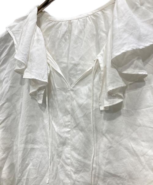 SLOW 23区（スロー23ク）SLOW 23区 (スロー23ク) テンセルコットンジョーゼット フリル ブラウス ホワイト サイズ:44の古着・服飾アイテム