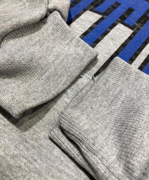 RUSSELL ATHLETIC（ラッセルアスレチック）RUSSELL ATHLETIC (ラッセルアスレチック) 前Vクルーネックスウェット グレー サイズ:Lの古着・服飾アイテム