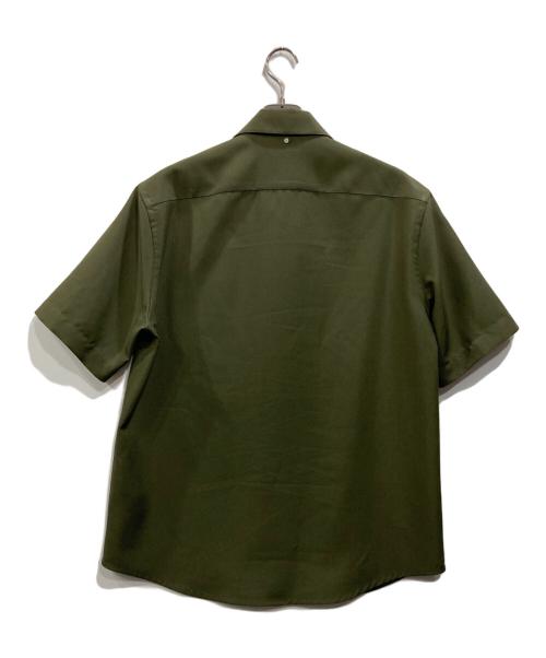 OAMC（オーエーエムシー）OAMC (オーエーエムシー) ジップアップS/Sシャツ オリーブ サイズ:Sの古着・服飾アイテム