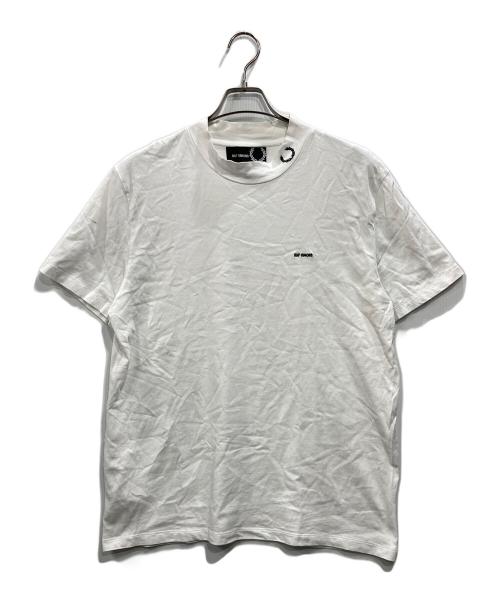RAF SIMONS（ラフシモンズ）RAF SIMONS (ラフシモンズ) FRED PERRY (フレッドペリー) コラボロゴ刺繍Tシャツ ホワイト サイズ:Lの古着・服飾アイテム