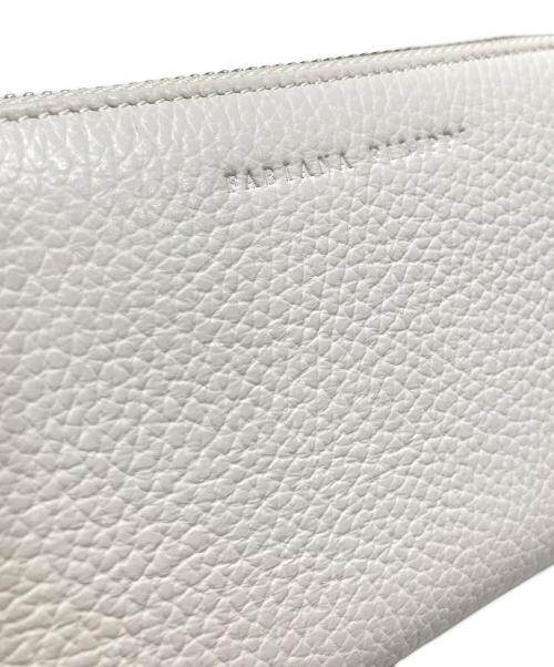 Fabiana Filippi（ファビアナフィリッピ）fabiana filippi (ファビアナフィリッピ) ラウンドファスナー財布 ベージュの古着・服飾アイテム