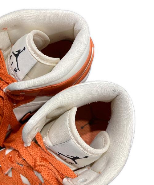 NIKE（ナイキ）NIKE (ナイキ) WMNS Air Jordan 1 Mid SE オレンジ サイズ:23.5㎝の古着・服飾アイテム