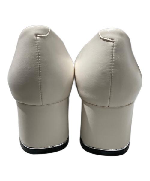 Odette e Odile（オデットエオディール）Odette e Odile (オデットエオディール) メタルバーパンプス ホワイト サイズ:23の古着・服飾アイテム