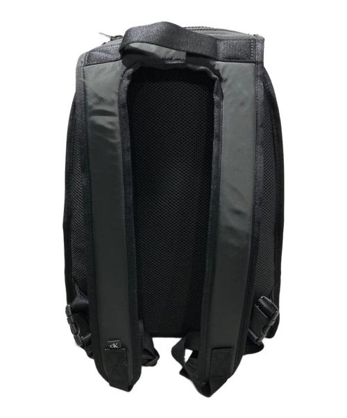 Calvin Klein Jeans（カルバンクラインジーンズ）Calvin Klein Jeans (カルバンクラインジーンズ) リュック シルバー サイズ:-の古着・服飾アイテム
