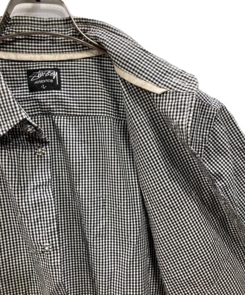 stussy（ステューシー）stussy (ステューシー) ギンガムチェックシャツ ホワイト×ブラック サイズ:Lの古着・服飾アイテム