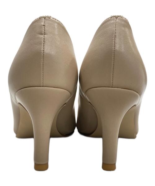 artemis by DIANA（アルテミスバイダイアナ）artemis by DIANA (アルテミスバイダイアナ) ビジューパンプス ベージュ サイズ:23 1/2の古着・服飾アイテム