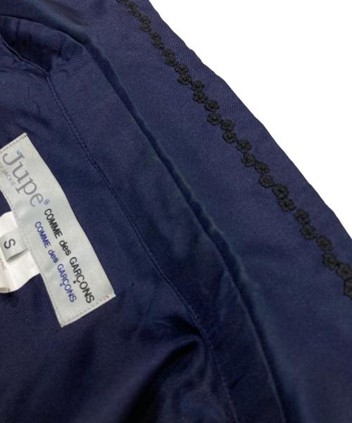 COMME des GARCONS COMME des GARCONS（コムデギャルソン コムデギャルソン）COMME des GARCONS COMME des GARCONS (コムデギャルソン コムデギャルソン) Jupe BY JACKIE (ジュップバイジャッキー) 丸襟シルクシャツ ネイビー サイズ:Ｓの古着・服飾アイテム