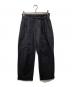 MARGARET HOWELL（マーガレットハウエル）の古着「コットンシルクタックパンツ」｜ブラック
