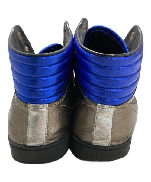 GUCCI（グッチ）GUCCI (グッチ) メタリックハイカットスニーカー シルバー サイズ:7の古着・服飾アイテム