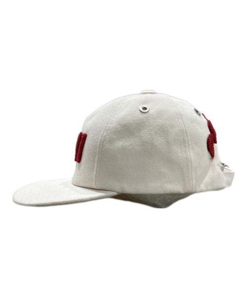 AMI Alexandre Mattiussi（アミアレクサンドルマテュッシ）AMI Alexandre Mattiussi (アミアレクサンドルマテュッシ) パッチ トラッカーキャップ アイボリー サイズ:-の古着・服飾アイテム