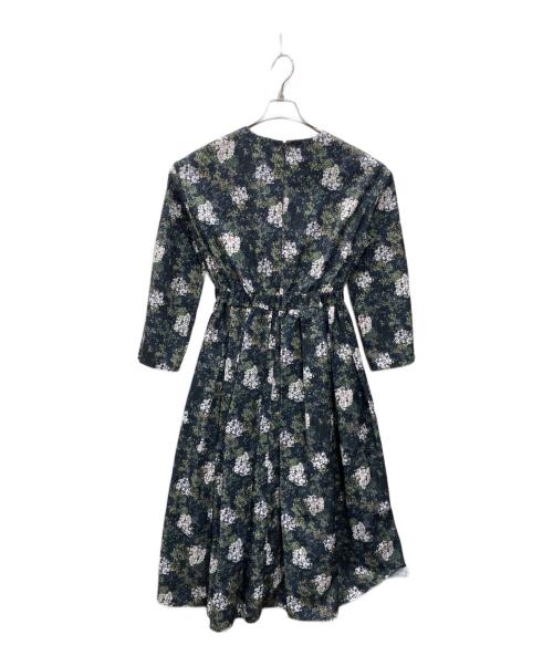 SEVEN TEN by MIHO KAWAHITO（セブン テン バイ ミホ カワヒト）SEVEN TEN by MIHO KAWAHITO (セブン テン バイ ミホ カワヒト) ピンタックプリントワンピース ネイビー サイズ:Ｓの古着・服飾アイテム