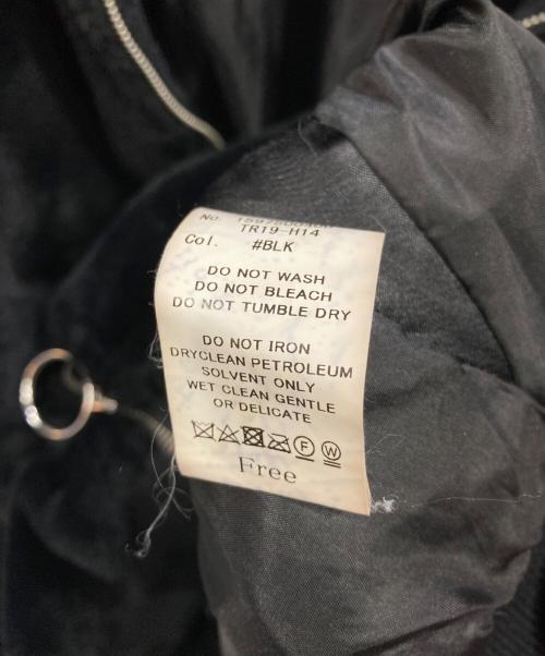 TRAVAS（トラバス）TRAVAS (トラバス) バックロゴファーパーカー ブラック サイズ:Freeの古着・服飾アイテム