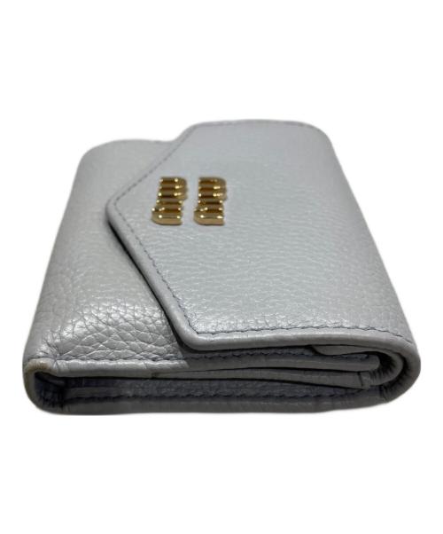 MIU MIU（ミュウミュウ）MIU MIU (ミュウミュウ) 3つ折り財布 グレーの古着・服飾アイテム