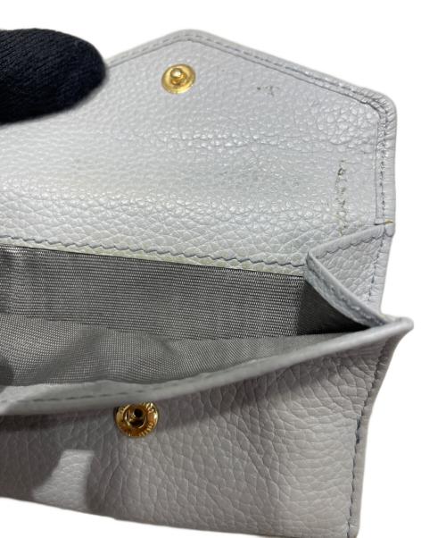 MIU MIU（ミュウミュウ）MIU MIU (ミュウミュウ) 3つ折り財布 グレーの古着・服飾アイテム