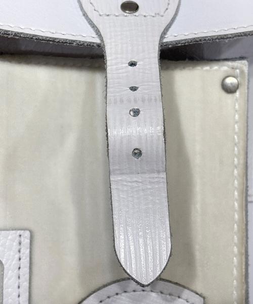 CAMBRIDGE SATCHEL（ケンブリッジサッチェル）CAMBRIDGE SATCHEL (ケンブリッジサッチェル) DOVER STREET MARKET (ドーバー ストリート マーケット) THE 13 INCH BATCHEL ホワイトの古着・服飾アイテム