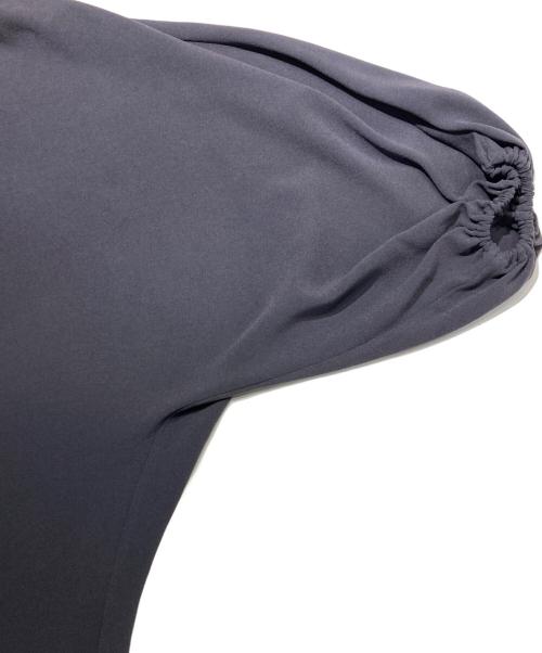 DES PRES（デ プレ）DES PRES (デ プレ) ジャージーライクジョーゼット ドルマンスリーブブラウス チャコールグレー サイズ:36 未使用品の古着・服飾アイテム