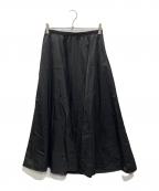 Spick and Spanスピック＆スパン）の古着「ナイロンサテンボリュームスカート」｜ブラック