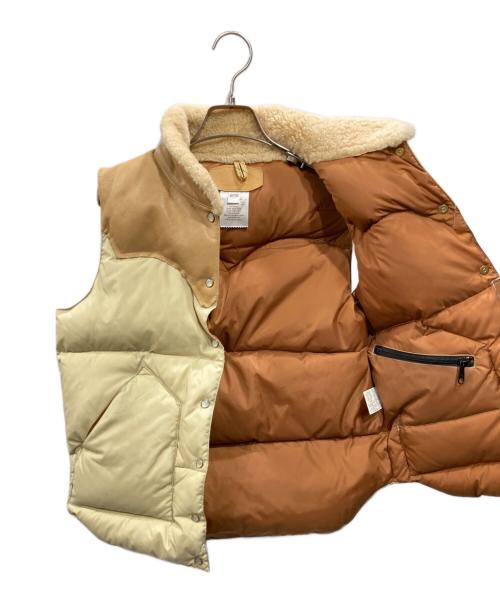 RockyMountainFeatherBed（ロッキーマウンテンフェザーベッド）RockyMountainFeatherBed (ロッキーマウンテンフェザーベッド) クリスティーダウンベスト ベージュ サイズ:9/10の古着・服飾アイテム