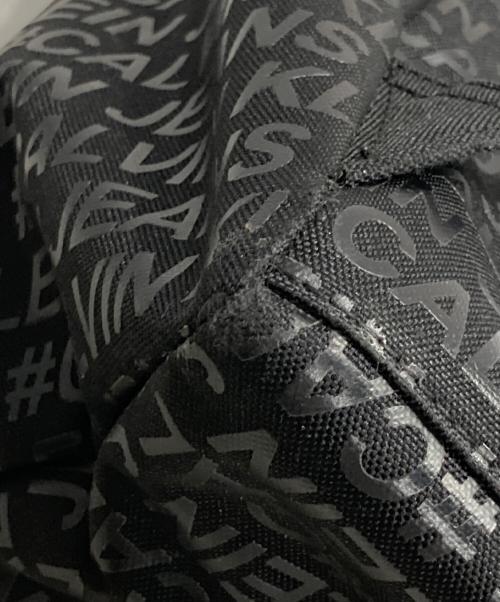 Calvin Klein Jeans（カルバンクラインジーンズ）Calvin Klein Jeans (カルバンクラインジーンズ) 総柄ロゴリュック ブラック サイズ:-の古着・服飾アイテム