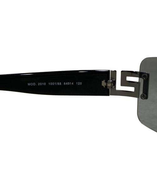 VERSACE（ヴェルサーチェ）VERSACE (ヴェルサーチェ) スクエアサングラス ブラック サイズ:64□14の古着・服飾アイテム