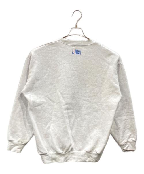 Off The Court by NBA（オフ・ザ・コート バイ NBA）Off The Court by NBA (オフ・ザ・コート バイ NBA) JOURNAL STANDARD relume (ジャーナルスタンダード レリューム) 別注クルーネックスウェット グレー サイズ:Mの古着・服飾アイテム