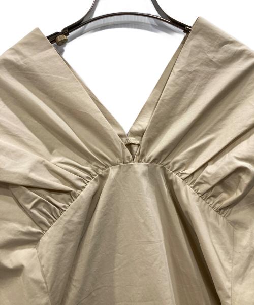 Whim Gazette（ウィムガゼット）Whim Gazette (ウィムガゼット) Vネックギャザーブラウス ベージュ サイズ:Fの古着・服飾アイテム