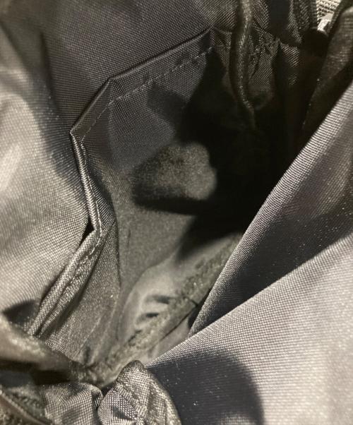 familiar（ファミリア）familiar (ファミリア) ピクセルアート柄ショルダーバッグ ブラックの古着・服飾アイテム