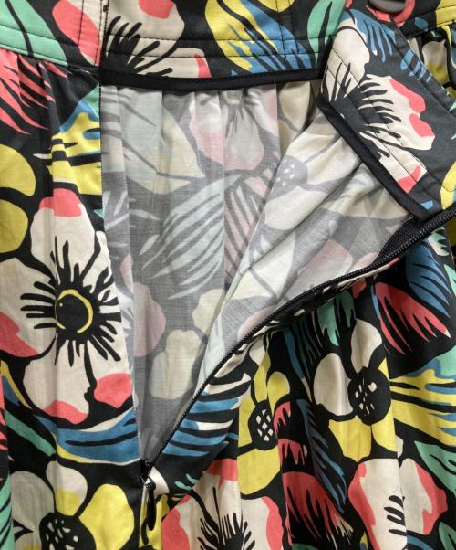 RED VALENTINO（レッドヴァレンティノ）RED VALENTINO (レッドヴァレンティノ) 花柄スカート マルチカラー サイズ:38の古着・服飾アイテム