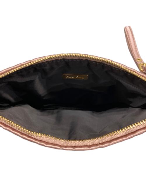 MIU MIU（ミュウミュウ）MIU MIU (ミュウミュウ) クラッチバッグ ピンクの古着・服飾アイテム