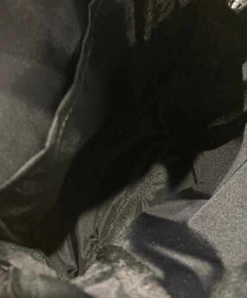 familiar（ファミリア）familiar (ファミリア) ピクセルアート柄ショルダーバッグ ブラック 未使用品の古着・服飾アイテム