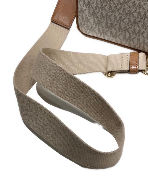 MICHAEL KORS（マイケル・コース）MICHAEL KORS (マイケル・コース) ショルダーバッグ ベージュの古着・服飾アイテム