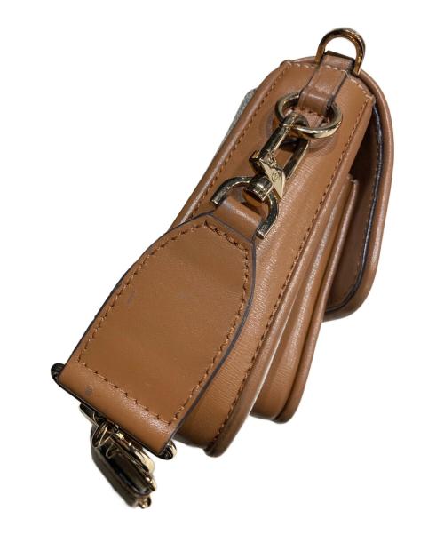 MICHAEL KORS（マイケル・コース）MICHAEL KORS (マイケル・コース) ショルダーバッグ ベージュの古着・服飾アイテム