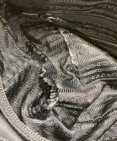 PRADA（プラダ）PRADA (プラダ) ナイロンメッセンジャーバッグ ネイビーの古着・服飾アイテム