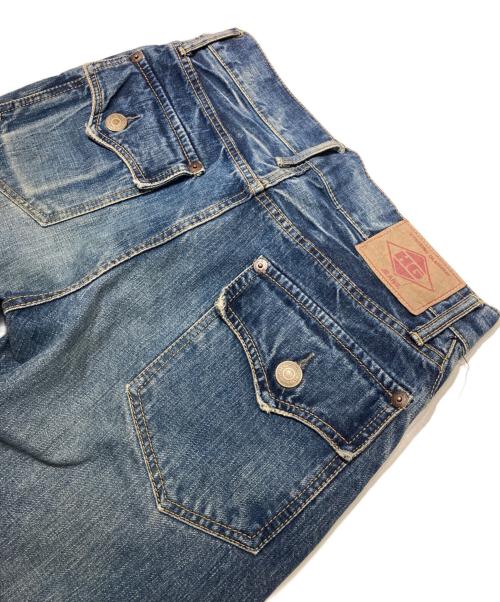 Hysteric Glamour（ヒステリックグラマー）Hysteric Glamour (ヒステリックグラマー) ブーツカットスタッズデニムパンツ インディゴ サイズ:W32の古着・服飾アイテム