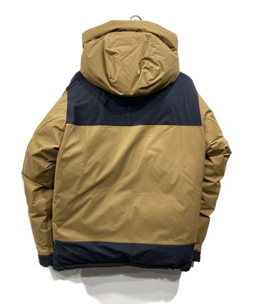 F.C.R.B.（エフシーレアルブリストル）F.C.R.B. (エフシーレアルブリストル) DOWN BENCH PARKA ベージュ サイズ:Lの古着・服飾アイテム