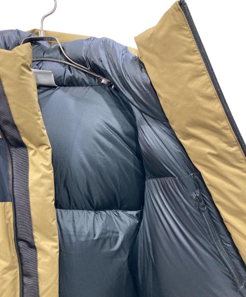 F.C.R.B.（エフシーレアルブリストル）F.C.R.B. (エフシーレアルブリストル) DOWN BENCH PARKA ベージュ サイズ:Lの古着・服飾アイテム