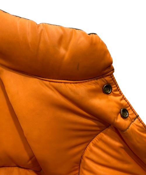 Rocky Mountain FeatherBed（ロッキーマウンテンフェザーベッド）Rocky Mountain FeatherBed (ロッキーマウンテンフェザーベッド) BEAMS (ビームス) PORTER (ポーター) ヨークレザーダウンベスト ベージュ×カーキ サイズ:Mの古着・服飾アイテム