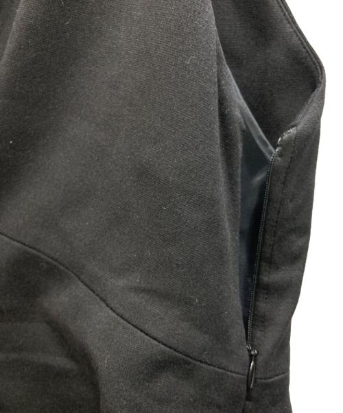 TO BE CHIC（トゥービーシック）TO BE CHIC (トゥービーシック) ジャンパースカート ブラック サイズ:44 未使用品の古着・服飾アイテム