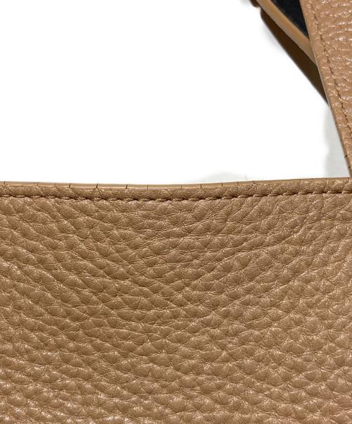 AKRIS（アクリス）AKRIS (アクリス) アイ スモールショルダー ブラウンの古着・服飾アイテム