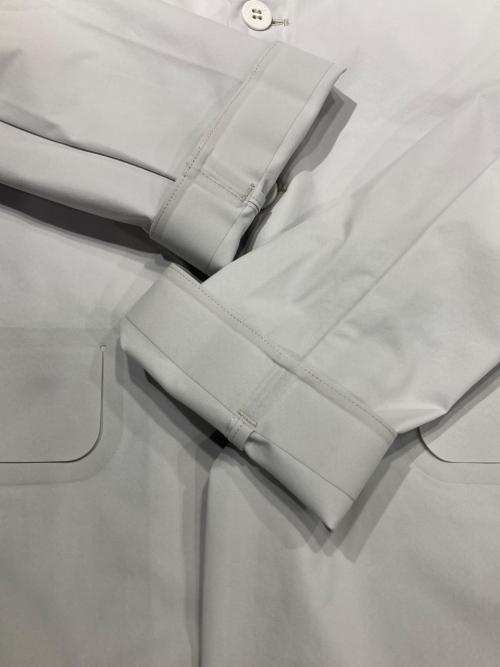 DESCENTE PAUSE（デサントポーズ）DESCENTE PAUSE (デサントポーズ) パッカブルジャケット ライトグレー サイズ:Lの古着・服飾アイテム