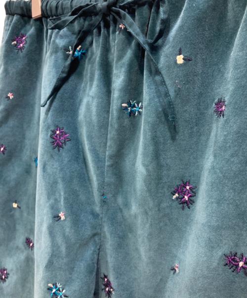 BEAUTY&YOUTH（ビューティーアンドユース）BEAUTY&YOUTH (ビューティーアンドユース) エンブロイダリー イージーパンツ グリーン サイズ:SIZE Mの古着・服飾アイテム